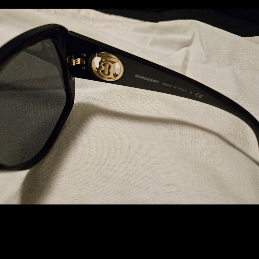 Burberry Sunglasses - Picture 2 of 6